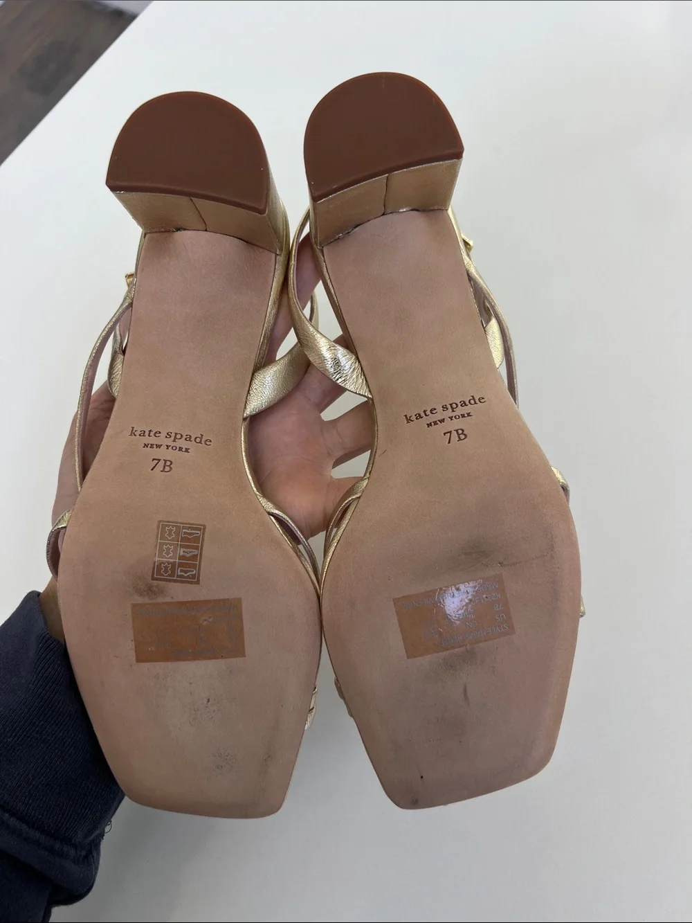 Kate Spade aisha metallic gold tone open toe strappy sandals low heels 7